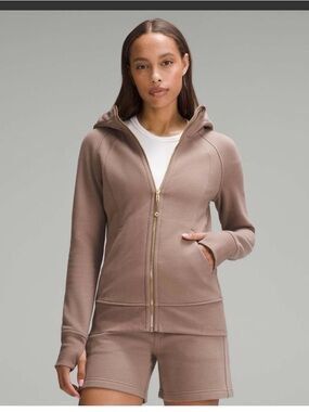 Lululemon Scuba Full-Zip Hoodie
Taupetastic / Gold